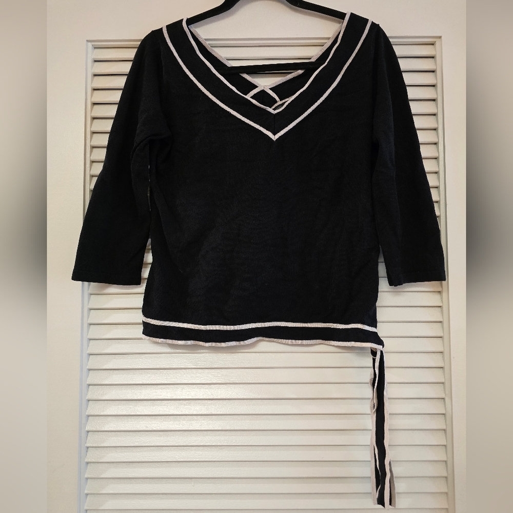World Republic Clothing Co - Classic Silk V-Neck ¾-Sleeve Sweater Top W Side Tie